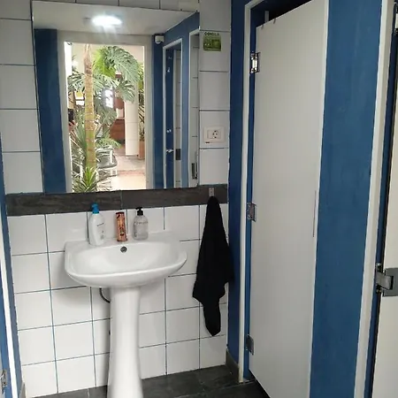 Puerto Nest Hostel *