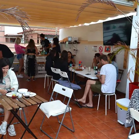 Puerto Nest Hostel *