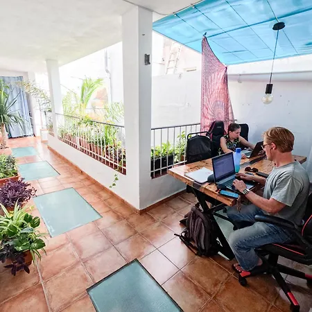 Hostel Puerto Nest *