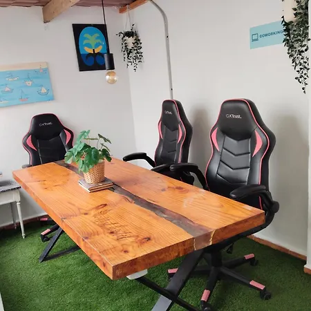 Puerto Nest Hostel