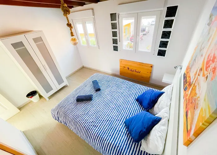 Puerto Nest Ostello *